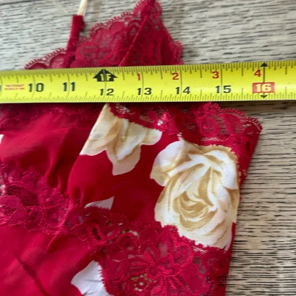 Victoria’s Secret Floral Lace Red négligée Slip lingerie Chemise Medium - Picture 16 of 16